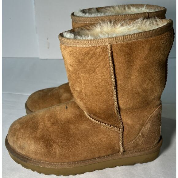 UGG Classic Short II Chestnut Brown Suede Sheepskin Boots 1016223 Women’s Size 7 - Picture 4 of 9